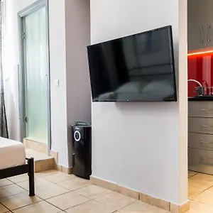 https://luxury-living.hotels-of-thessaloniki.com